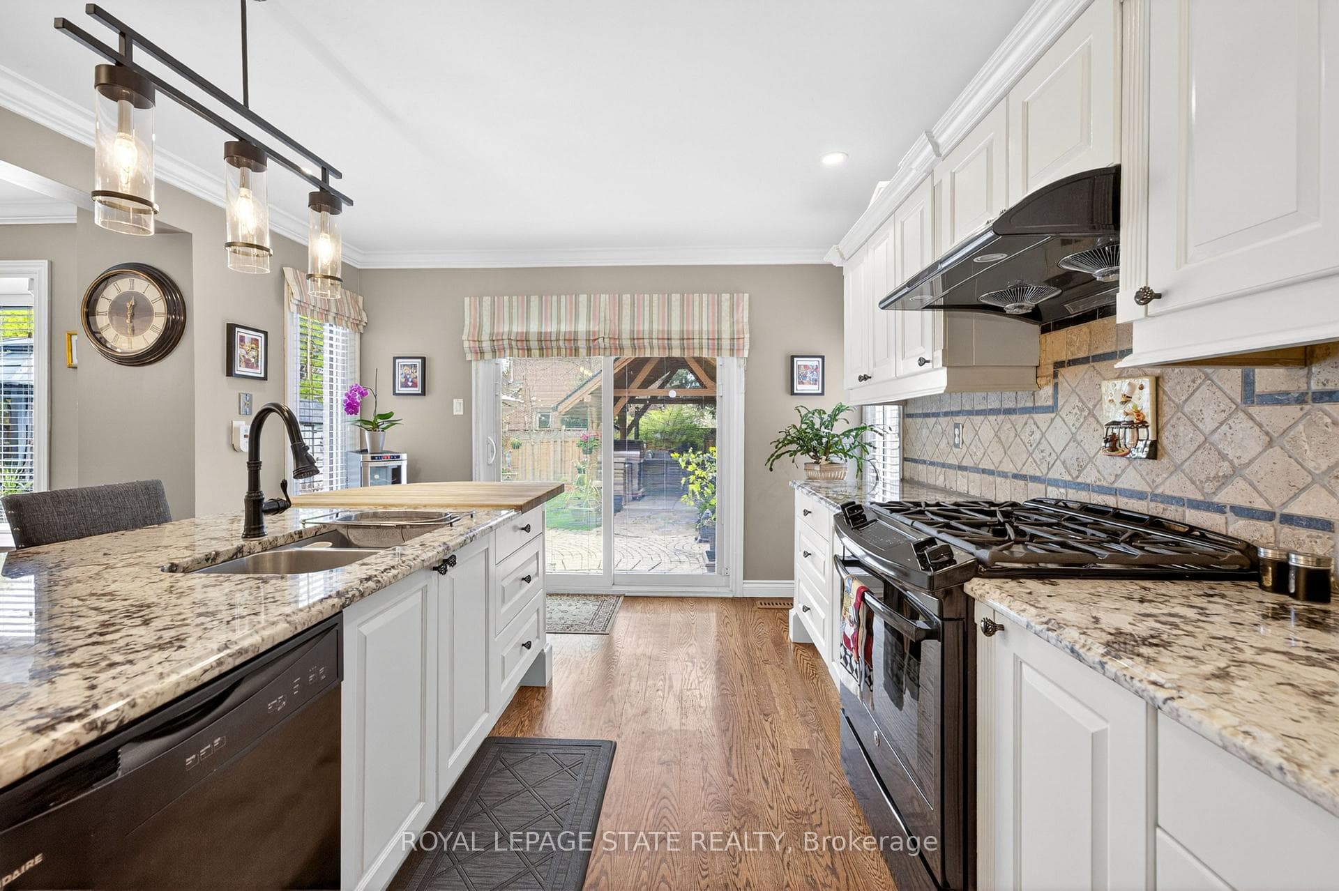 3086 Swansea Drive photo 11