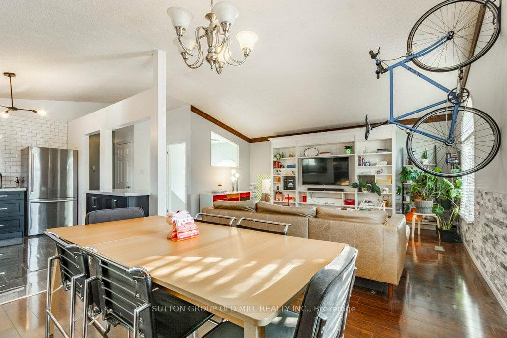 132 Silas Boulevard photo 14