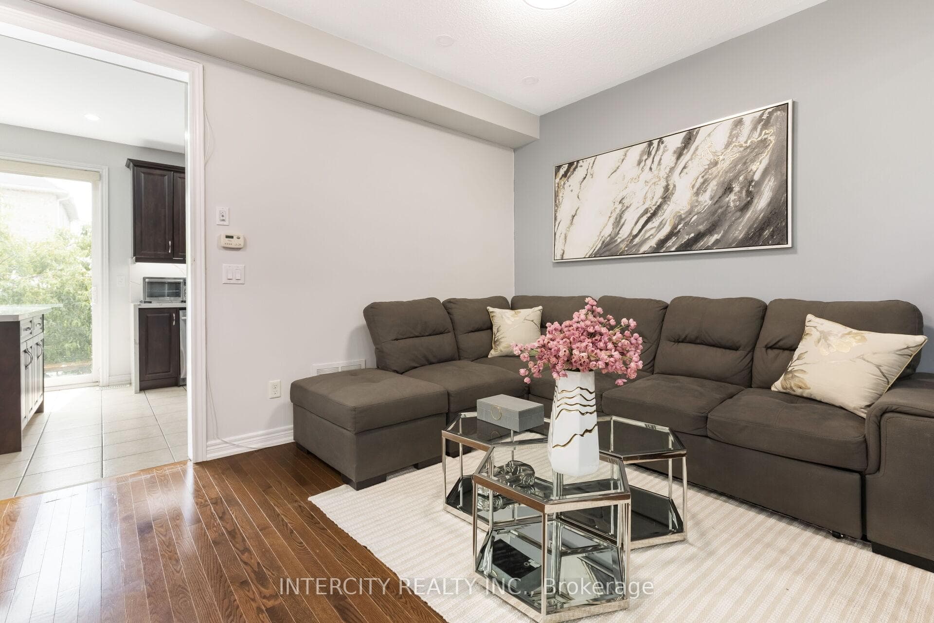 20 Vanderpool Crescent photo 11