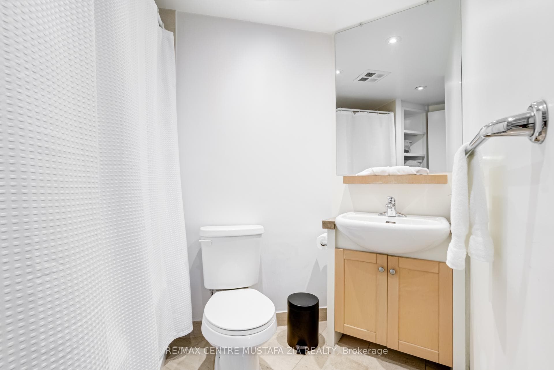 208 Queens Quay Unit 1204 photo 20