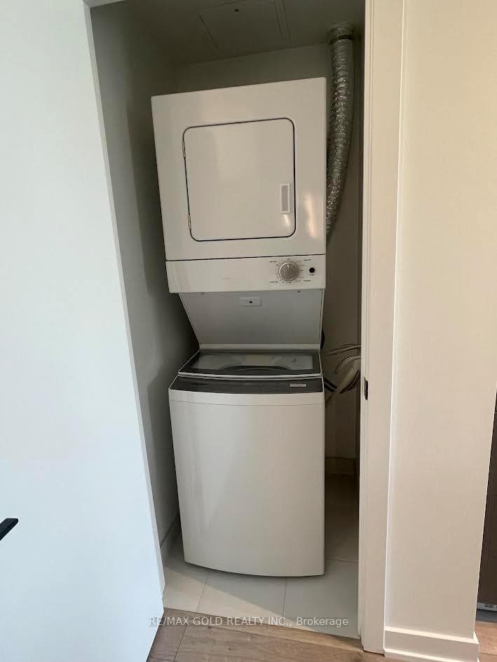 215 lakeshore Road Unit 340 photo 12