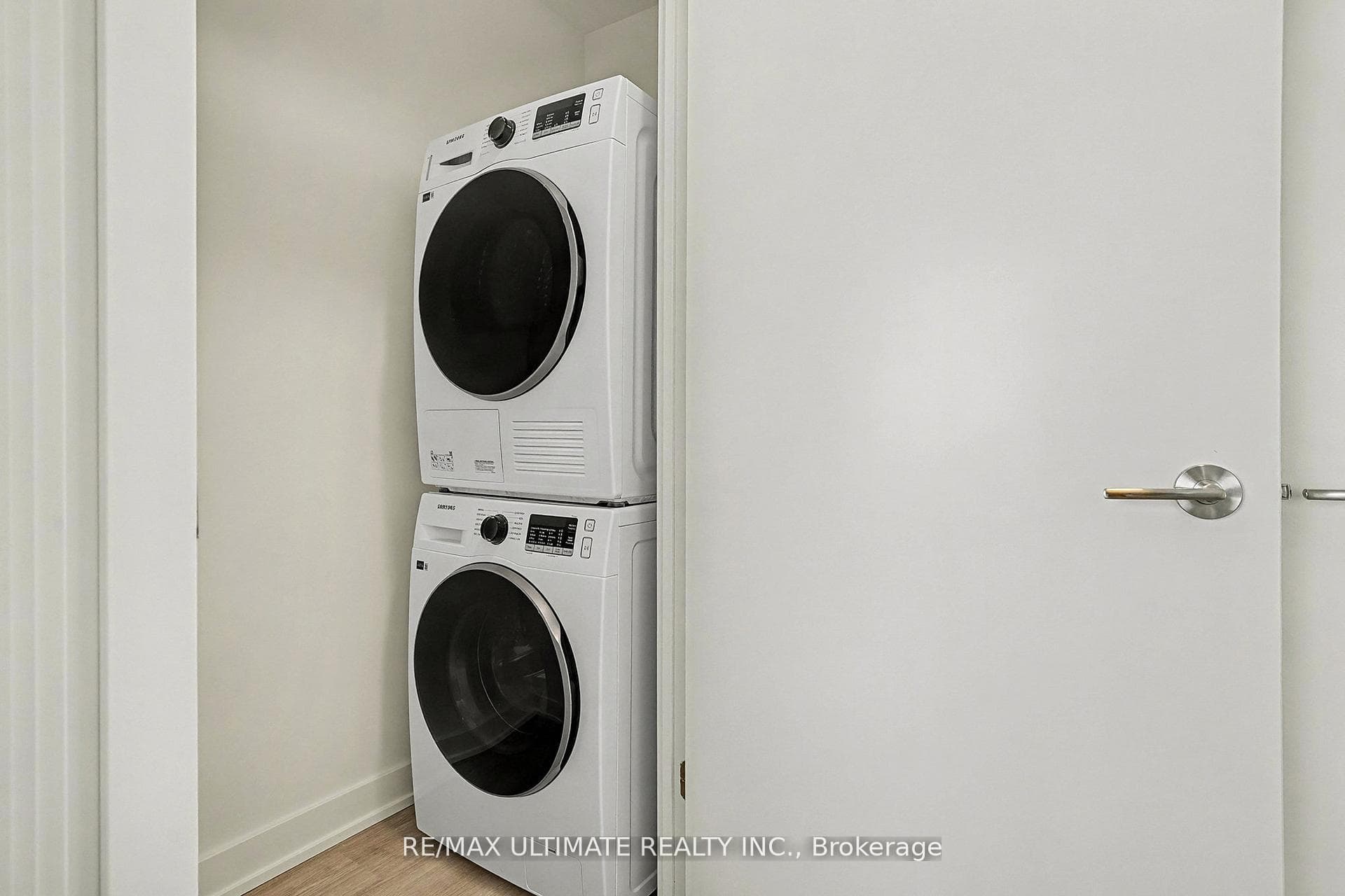 8188 Yonge Street Unit 727 photo 14