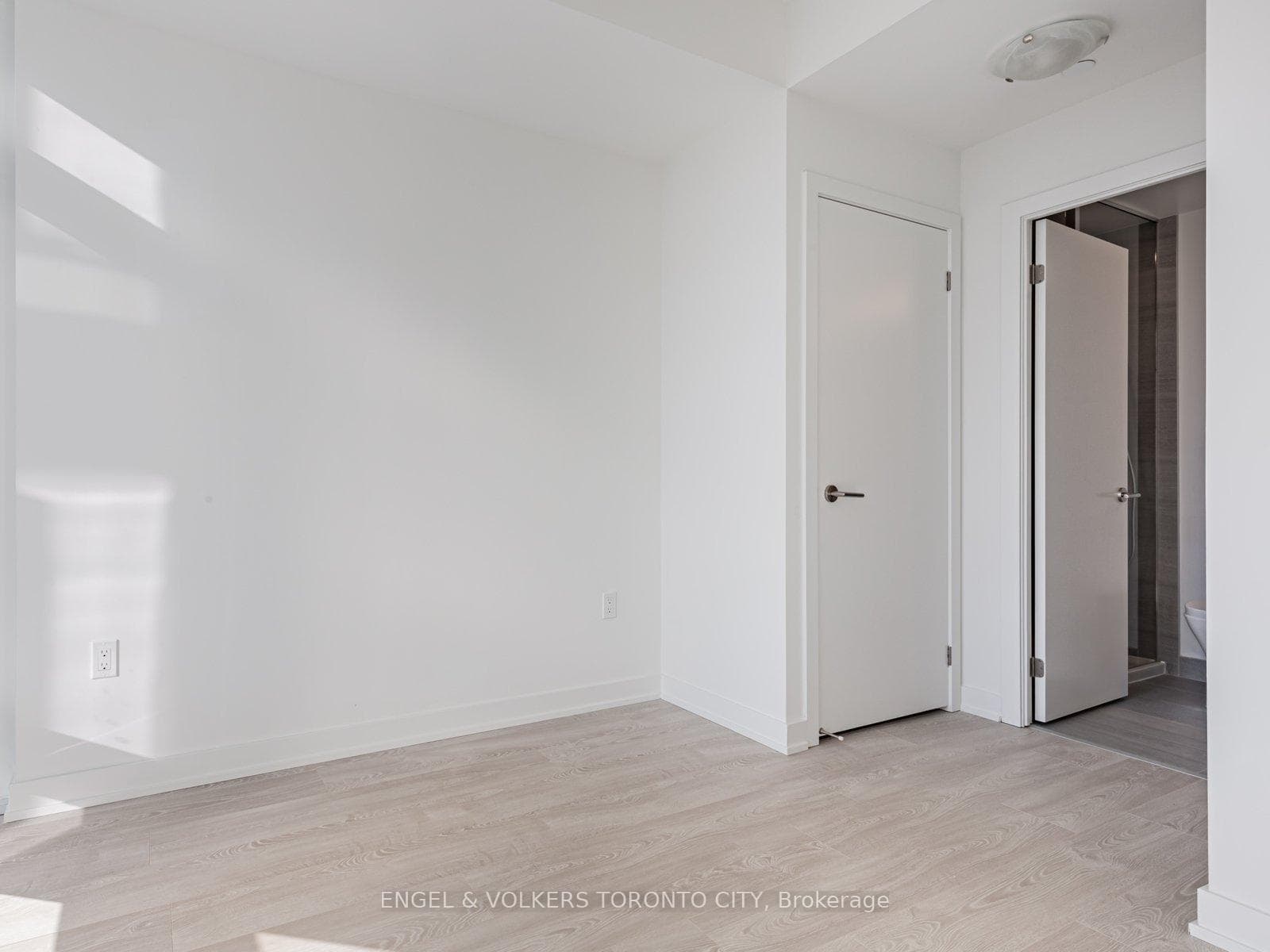 1 Quarrington Lane Unit 2413 photo 8