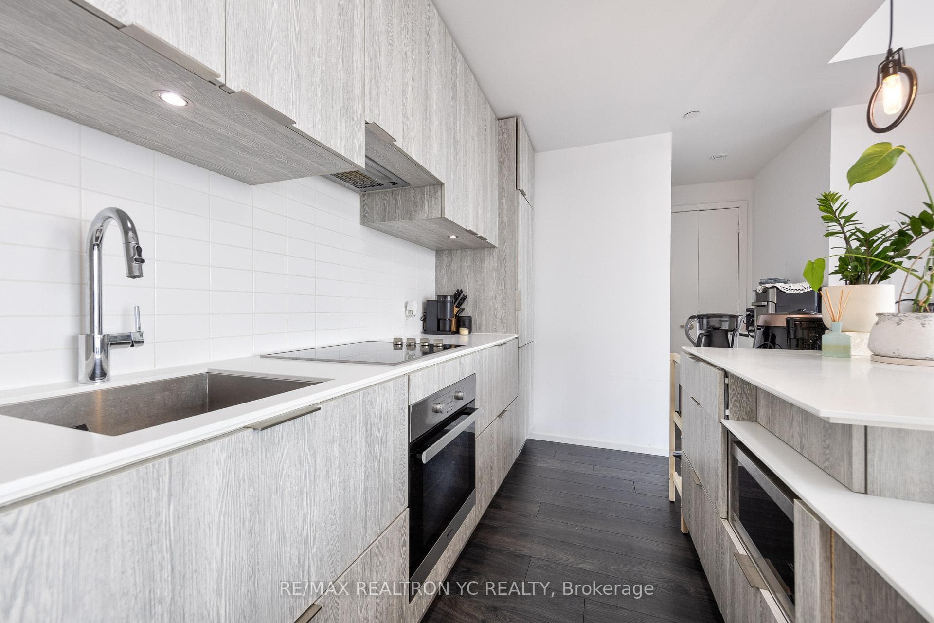 5 St Joseph Street Unit 4007 photo 4