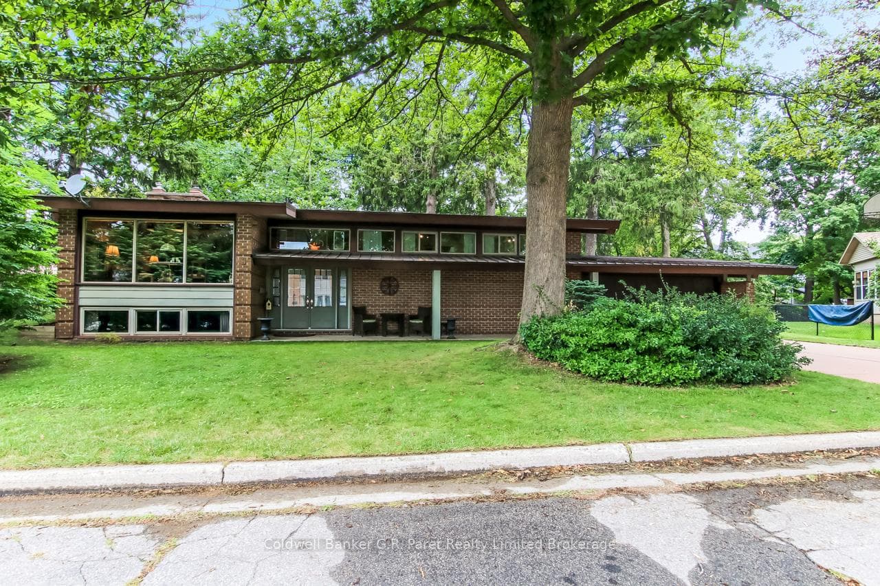 7 & 9 Lisgar Court photo 1