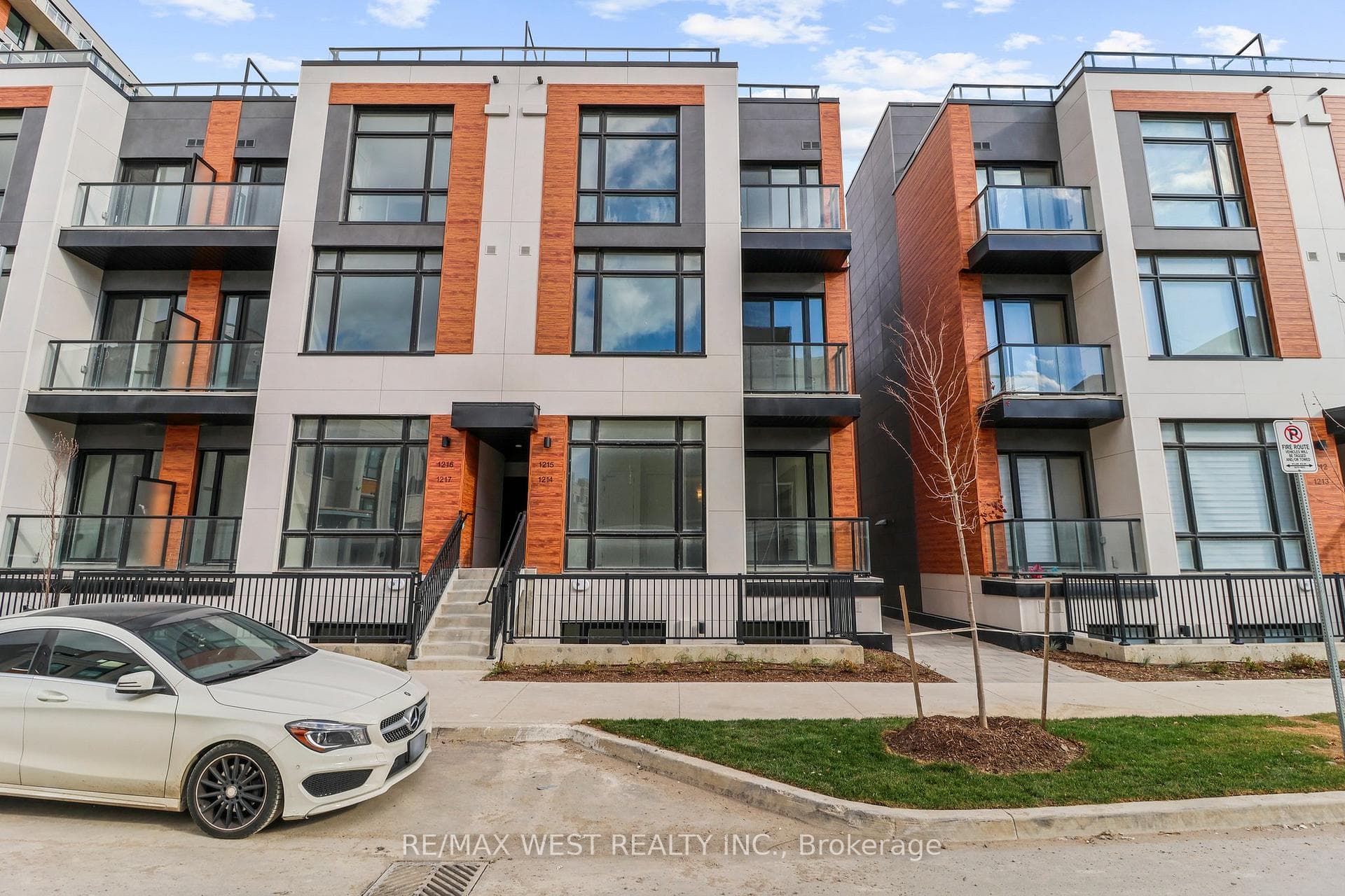 8 David Eyer Road Unit 1214 photo 1