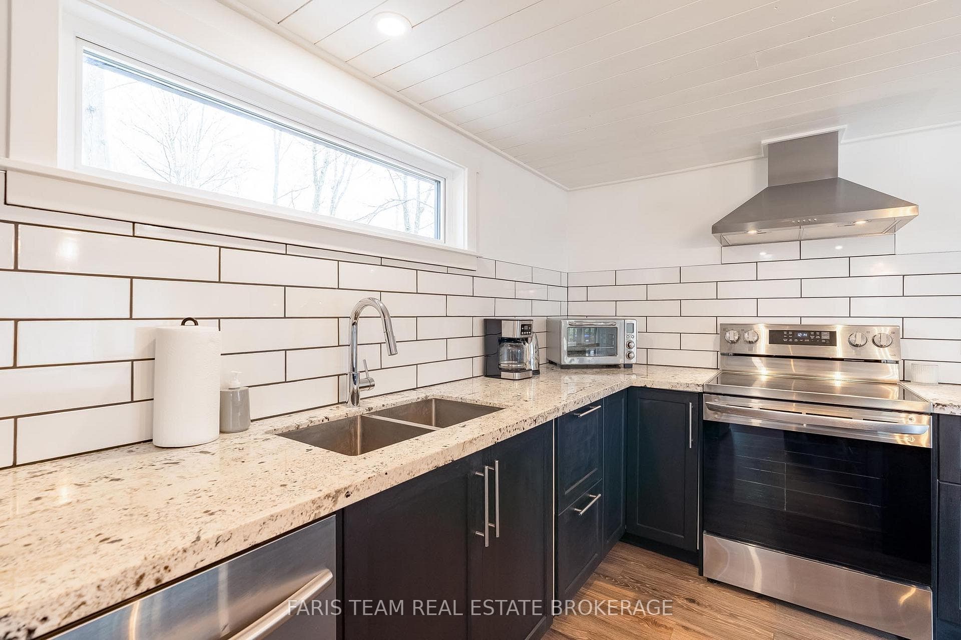 1720 Tay Point Road photo 8