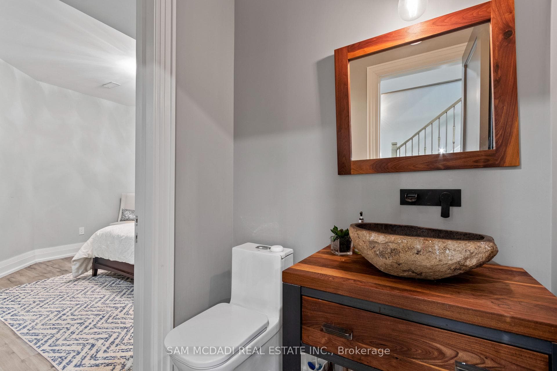 1134 Welwyn Drive photo 45