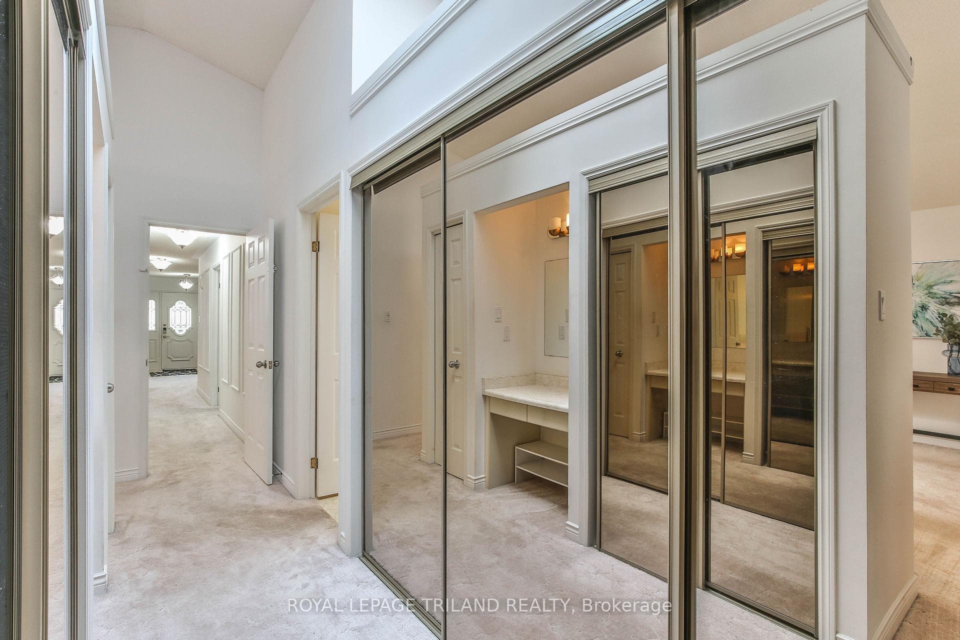 60 ROSECLIFFE Crescent Unit 8 photo 27