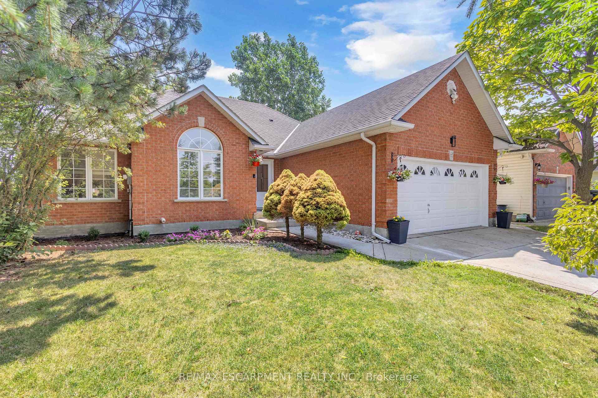 65 Thistlemoor Drive photo 3