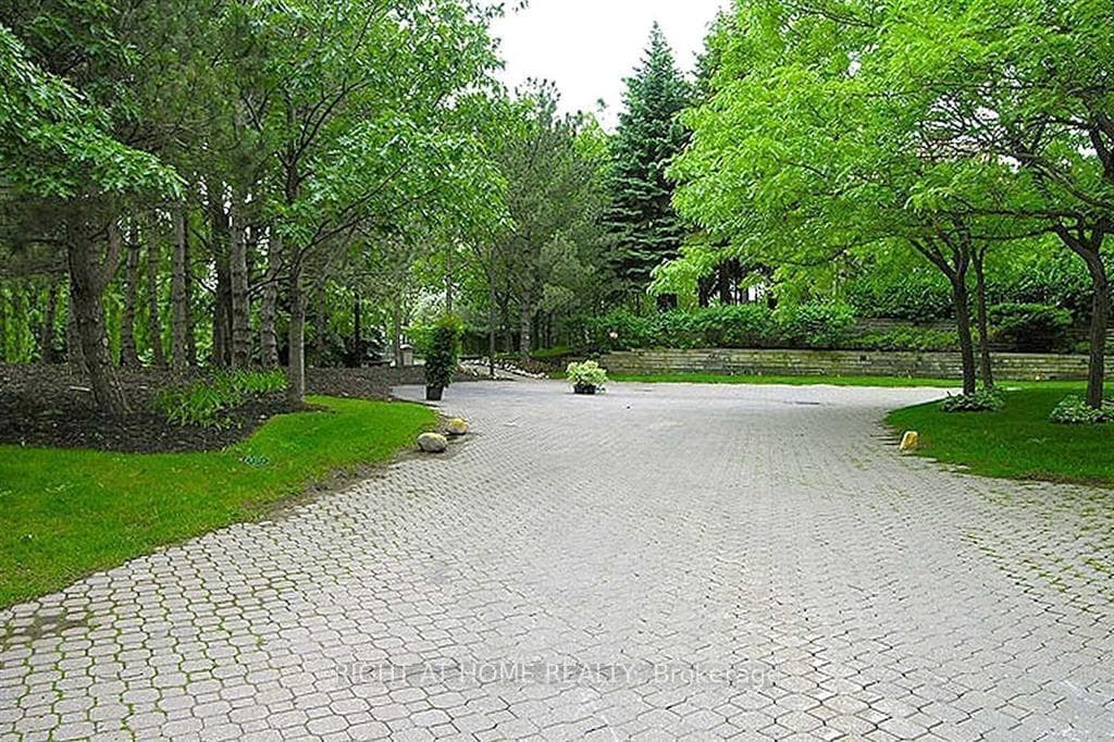 3650 Kaneff Crescent Unit 3202 photo 25