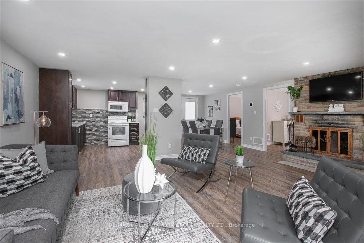 21 Lakeshore Road photo 12