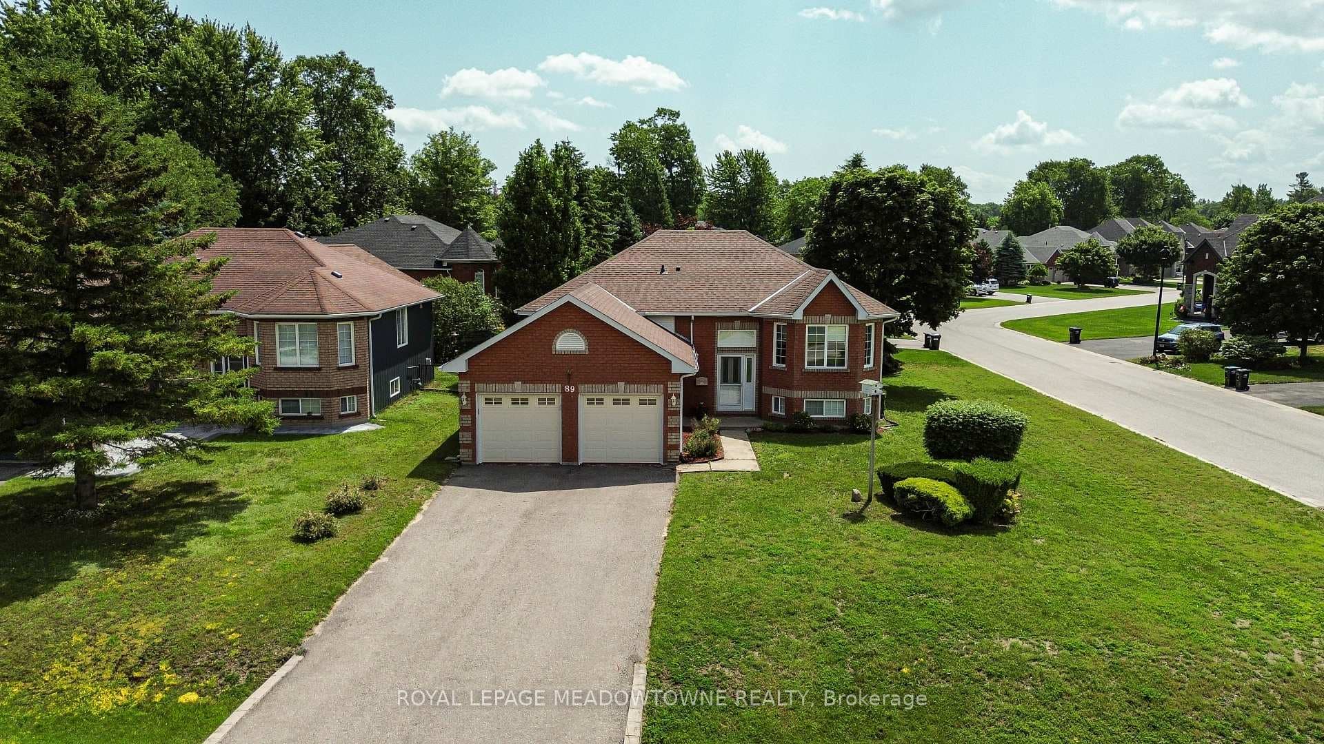 89 Royal Beech Drive photo 4