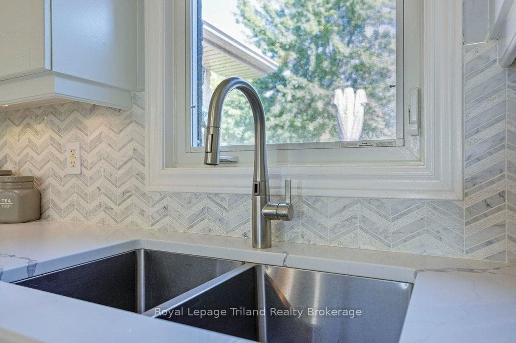 12 Graydon Drive photo 13