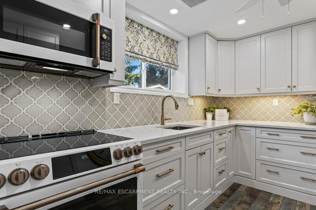 9793 Dickenson Road photo 32