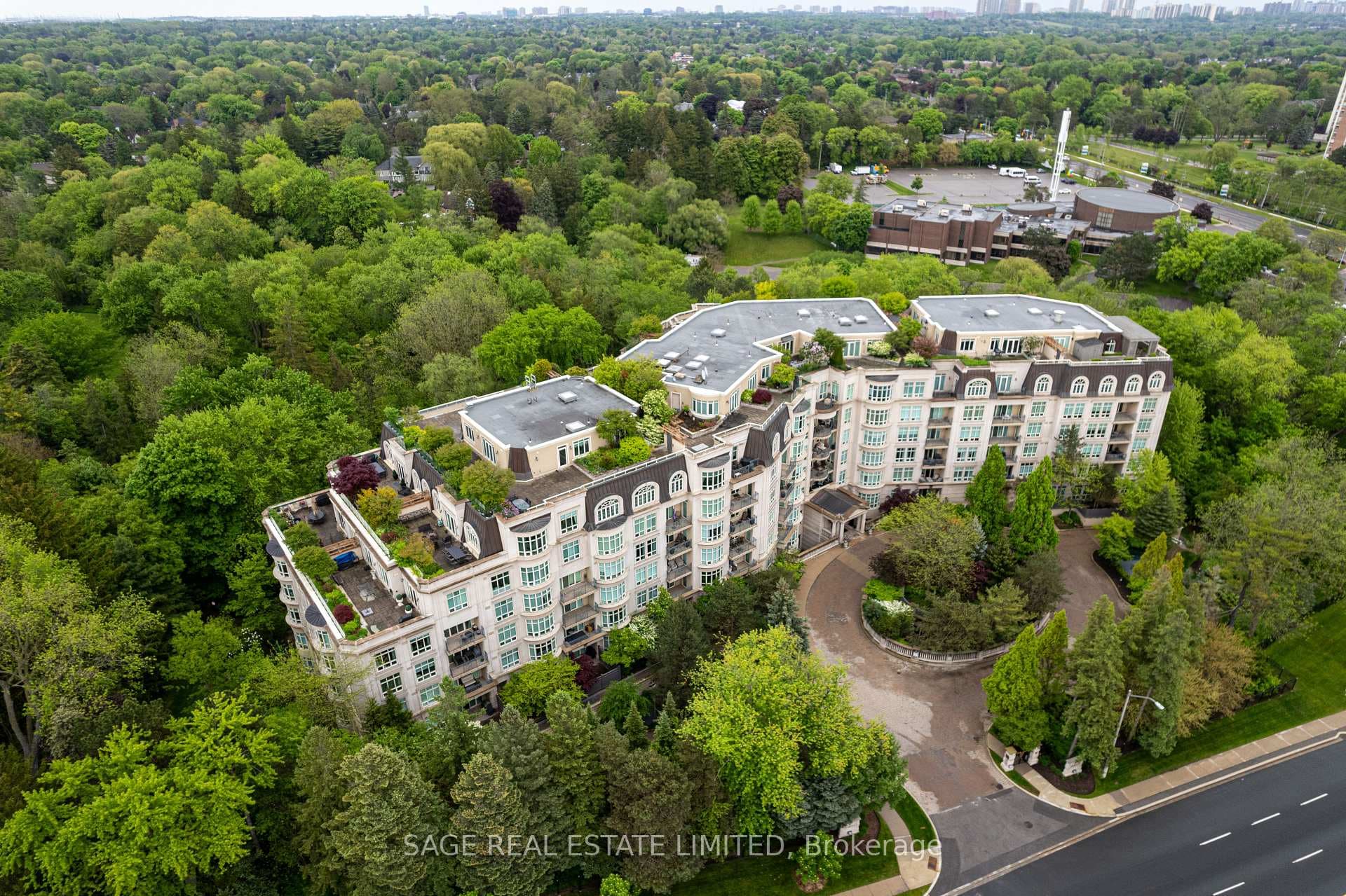 7071 Bayview Avenue Unit 211 photo 40