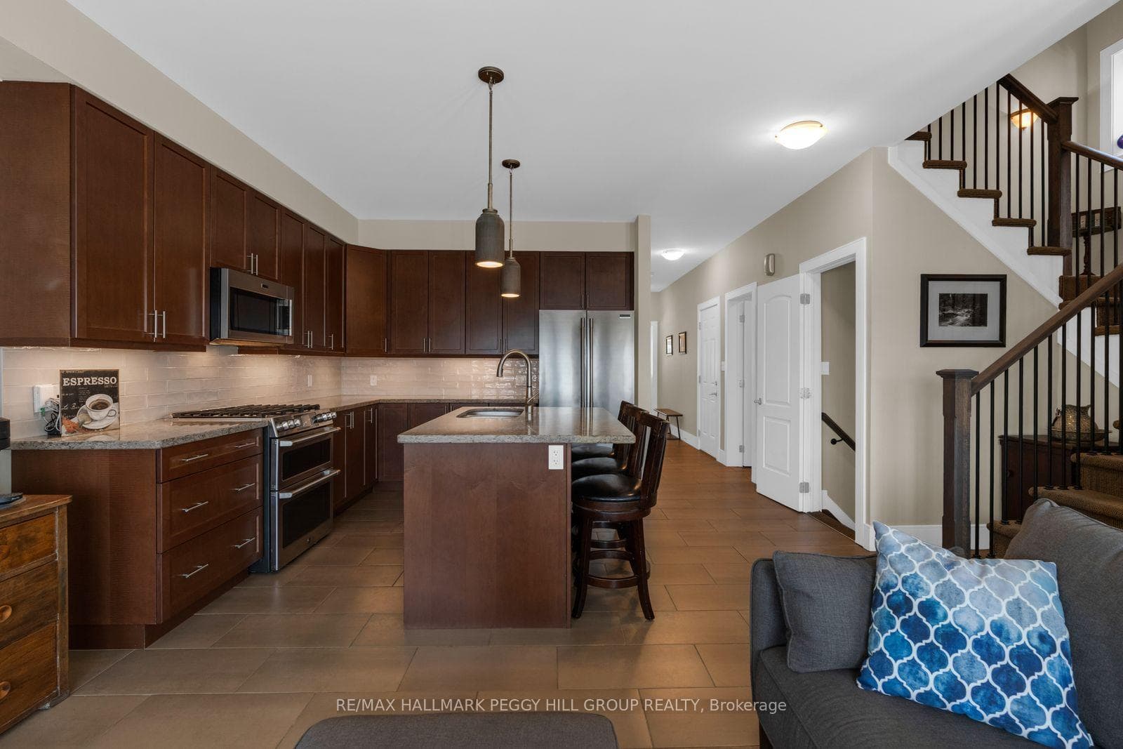 10 Invermara Court Unit 21 photo 6
