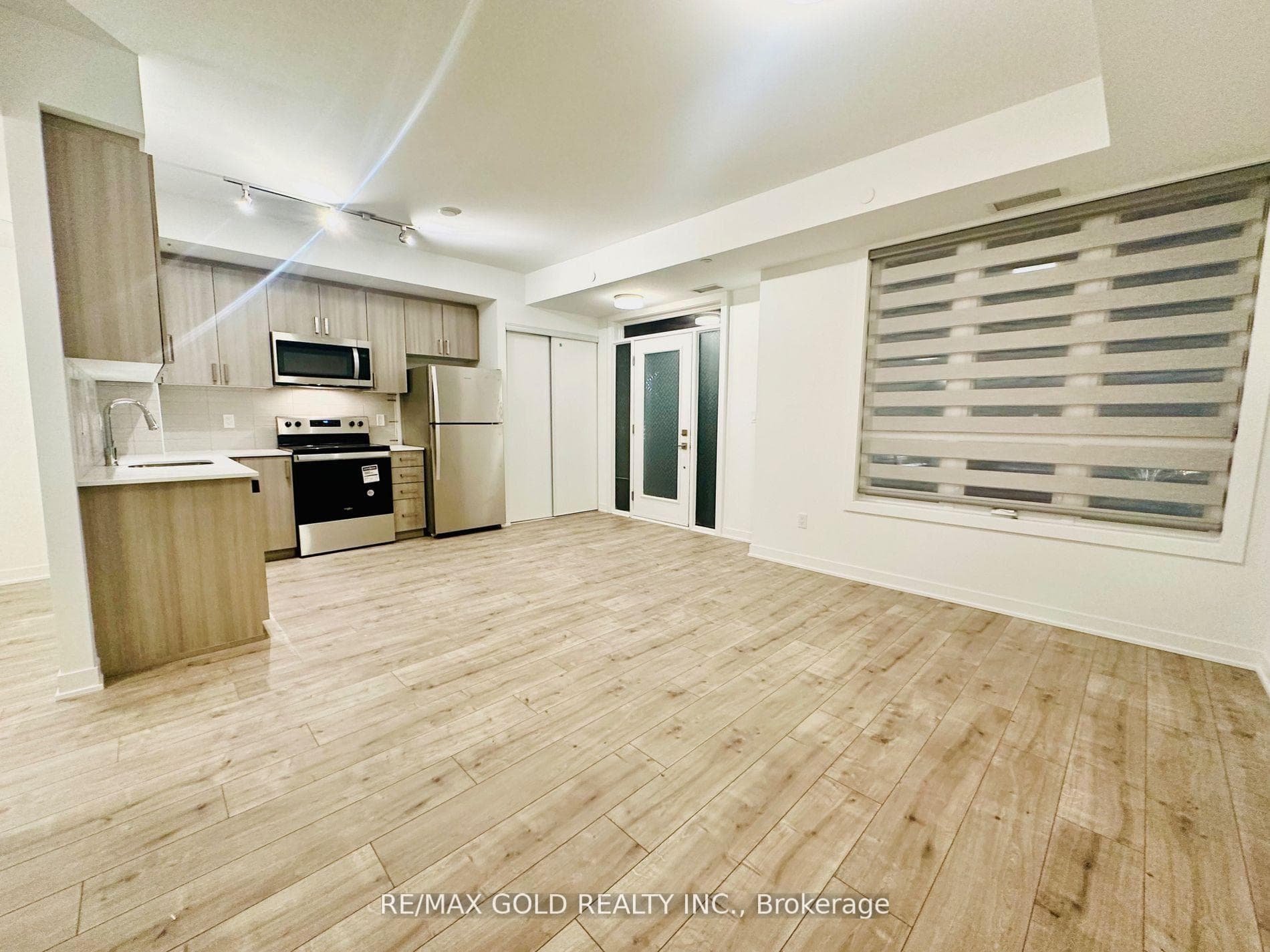 4015 Hickory Drive Unit 13 photo 4