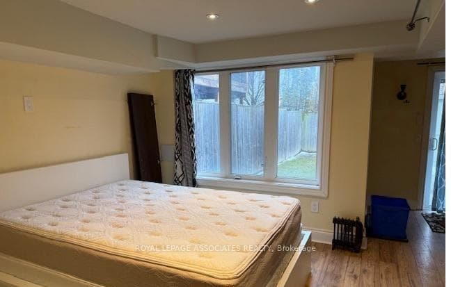 164 Dewell Crescent photo 21