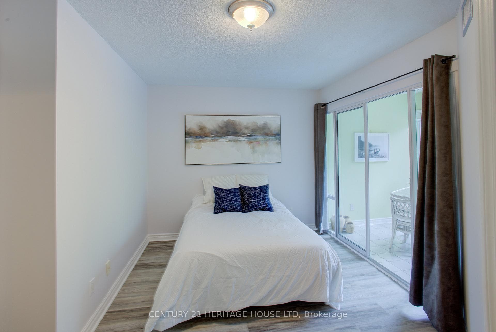237 King Street Unit 305 photo 16