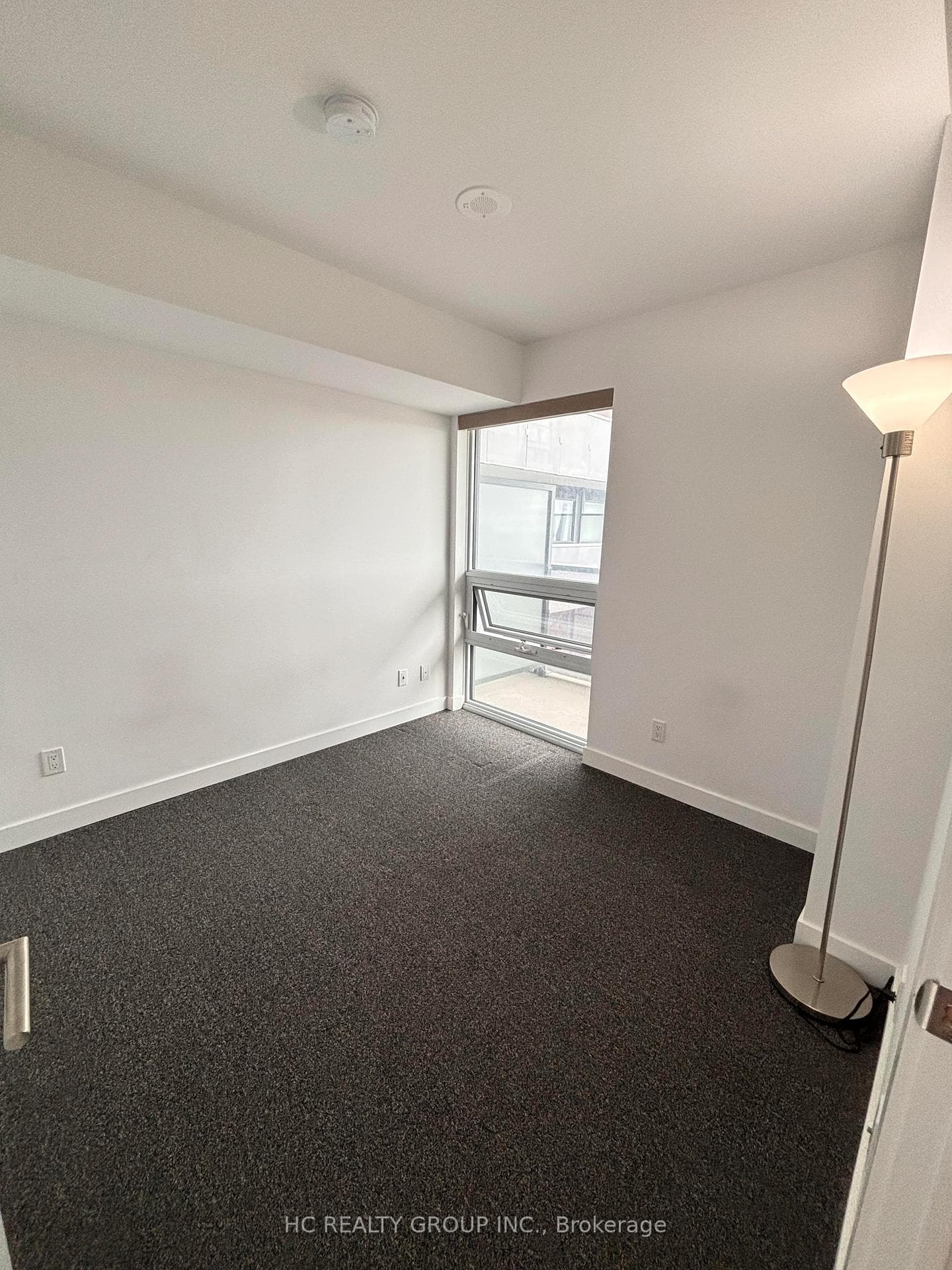 120 VARNA Drive Unit 1402 photo 3