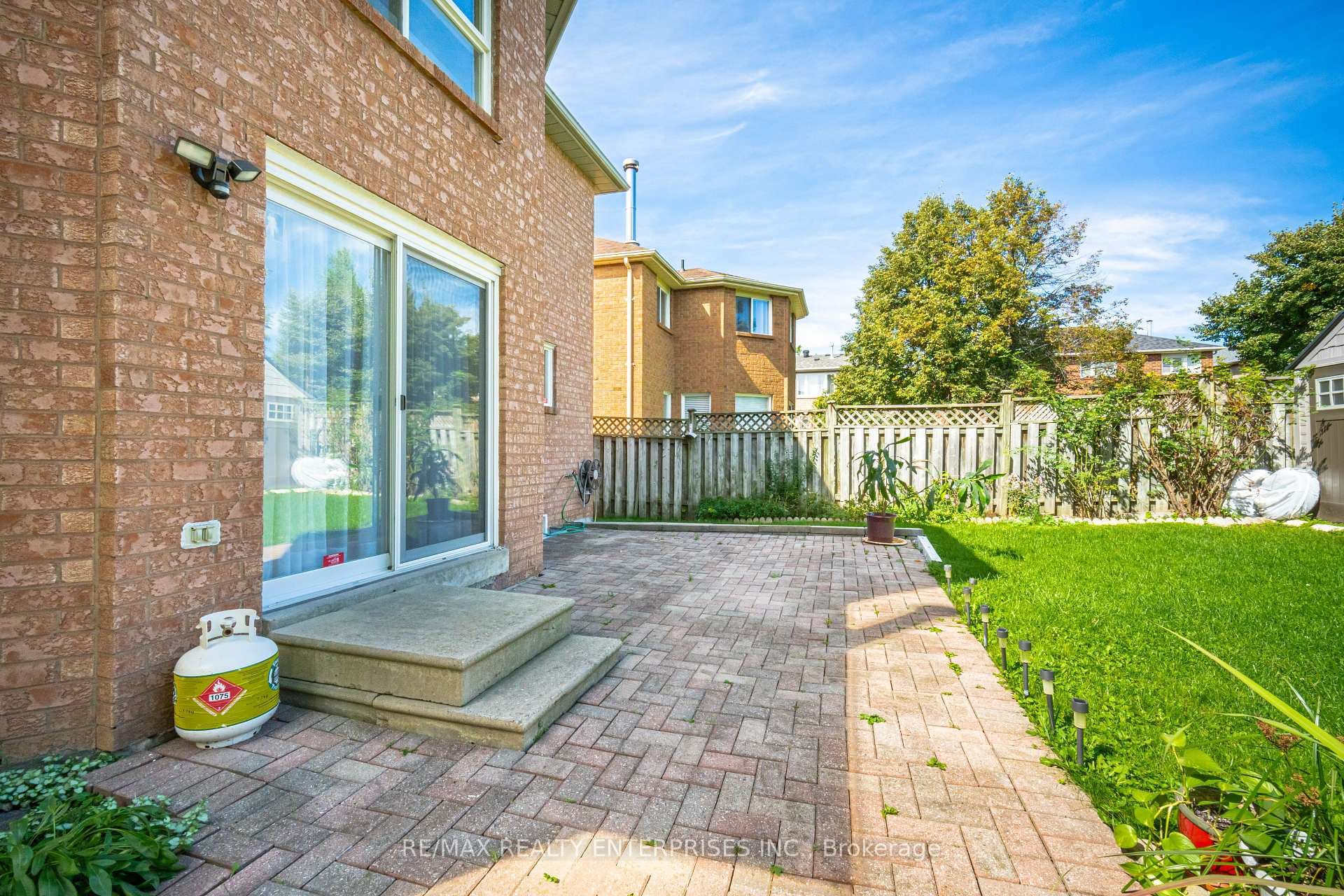 27 Corby Road photo 33