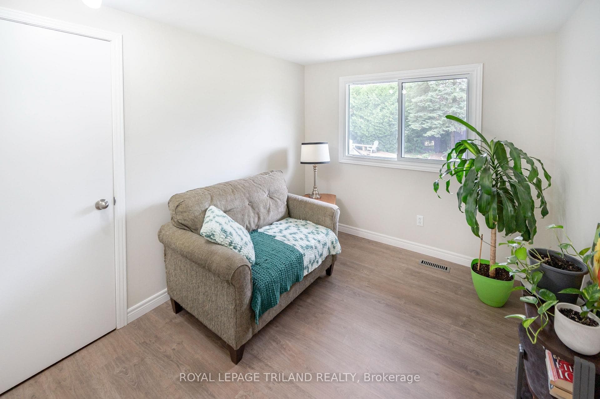 73 GENEVIVE Place photo 19