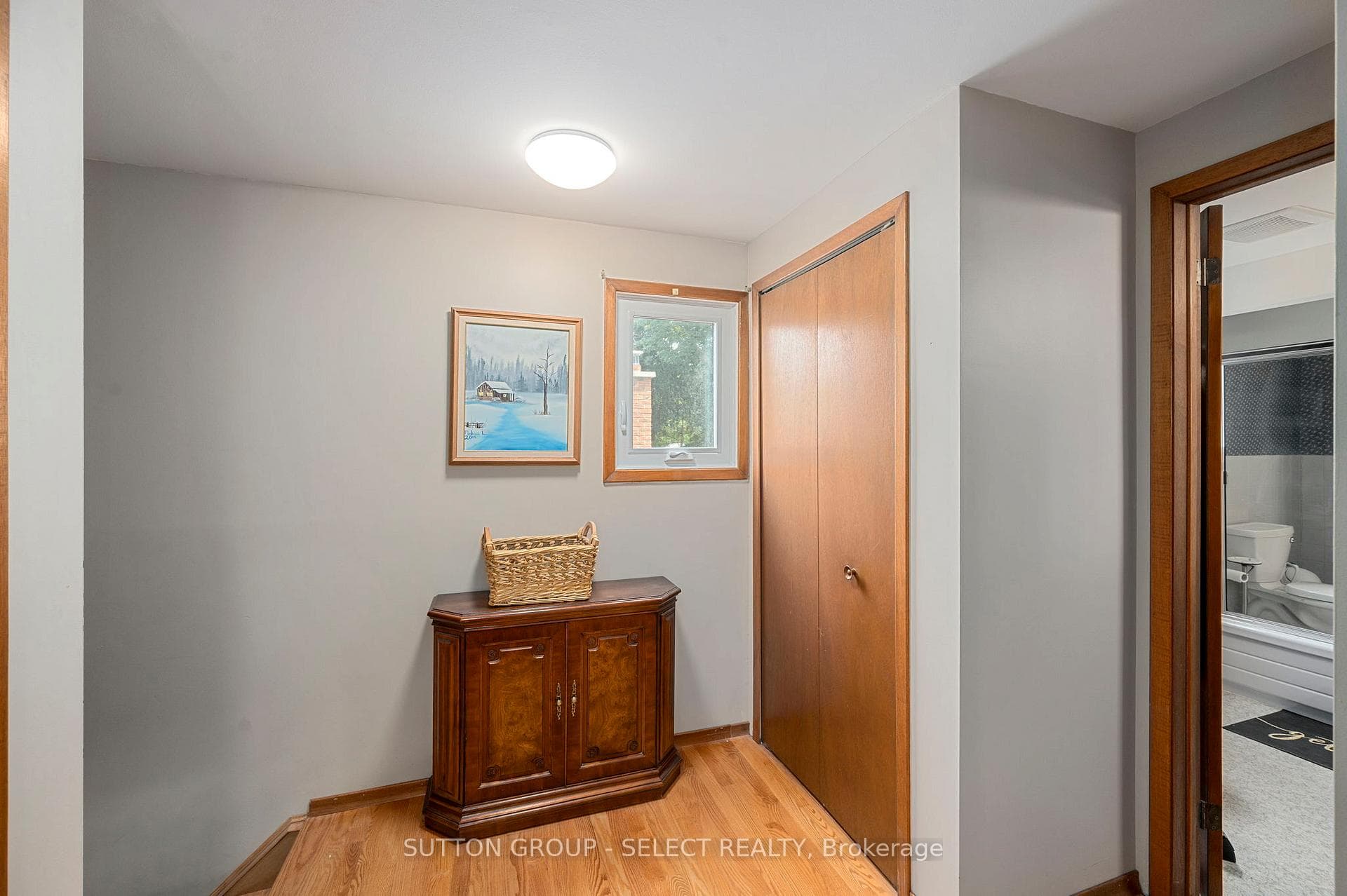 286 Highview Crescent photo 19