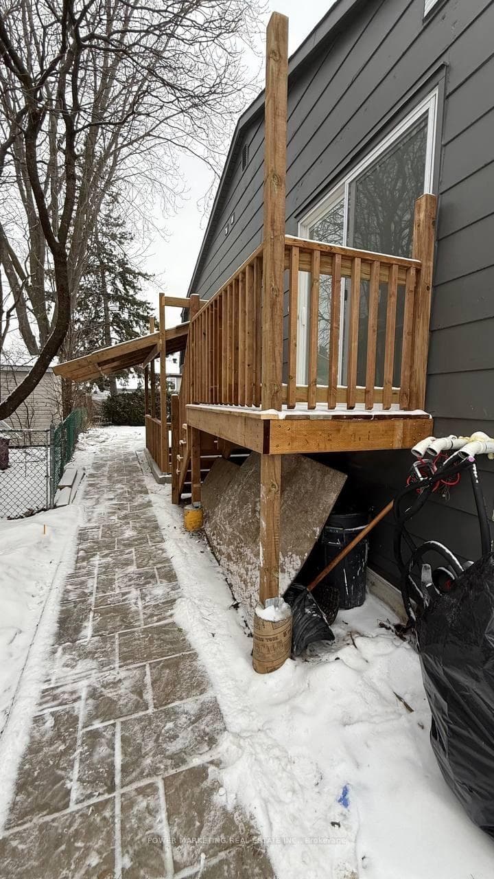 1052 CADBORO Road Unit A photo 3