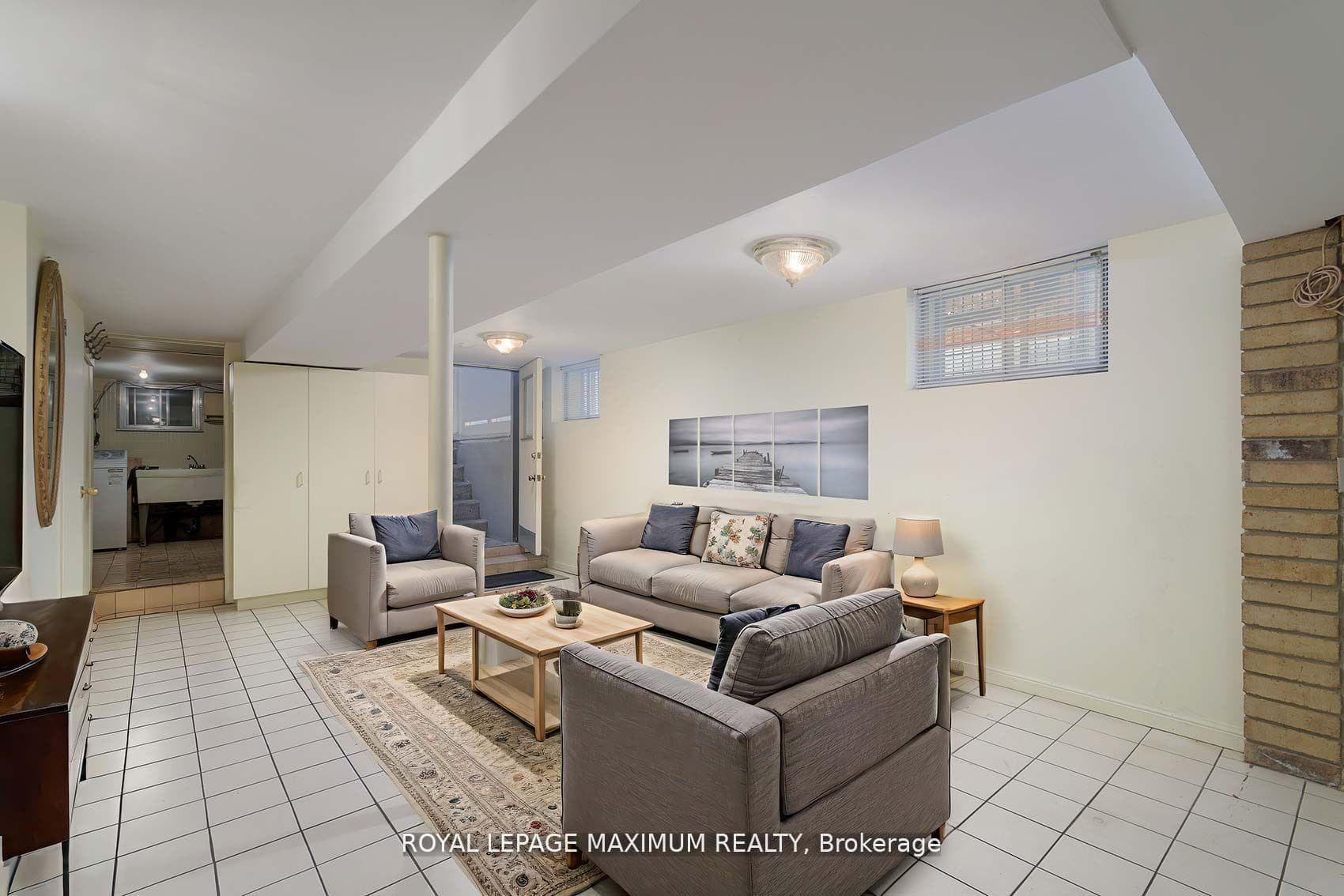 245 Belgravia Avenue photo 31