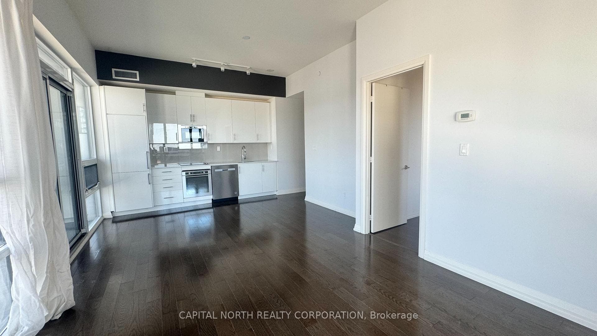 460 Adelaide Street Unit 821 photo 9