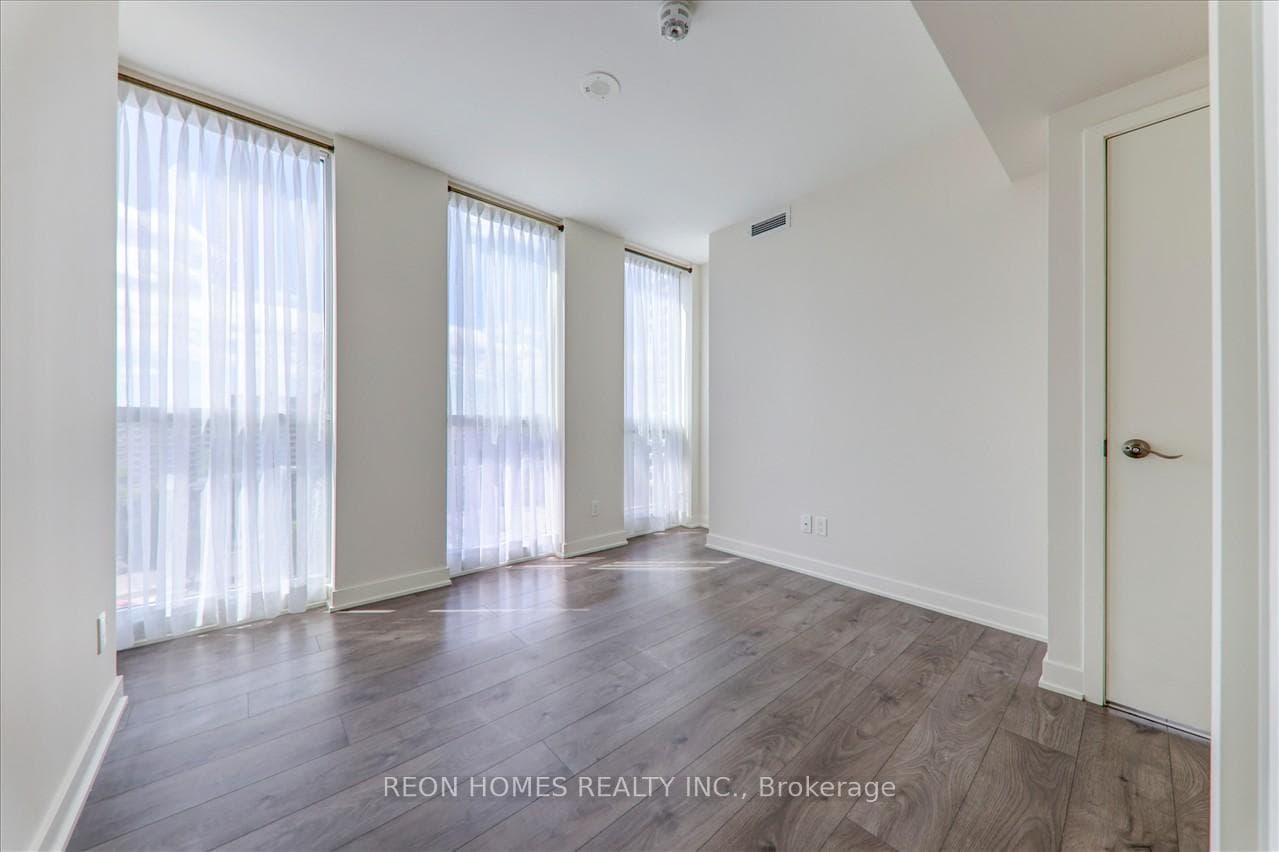 2 Sonic Way Unit 910 photo 15