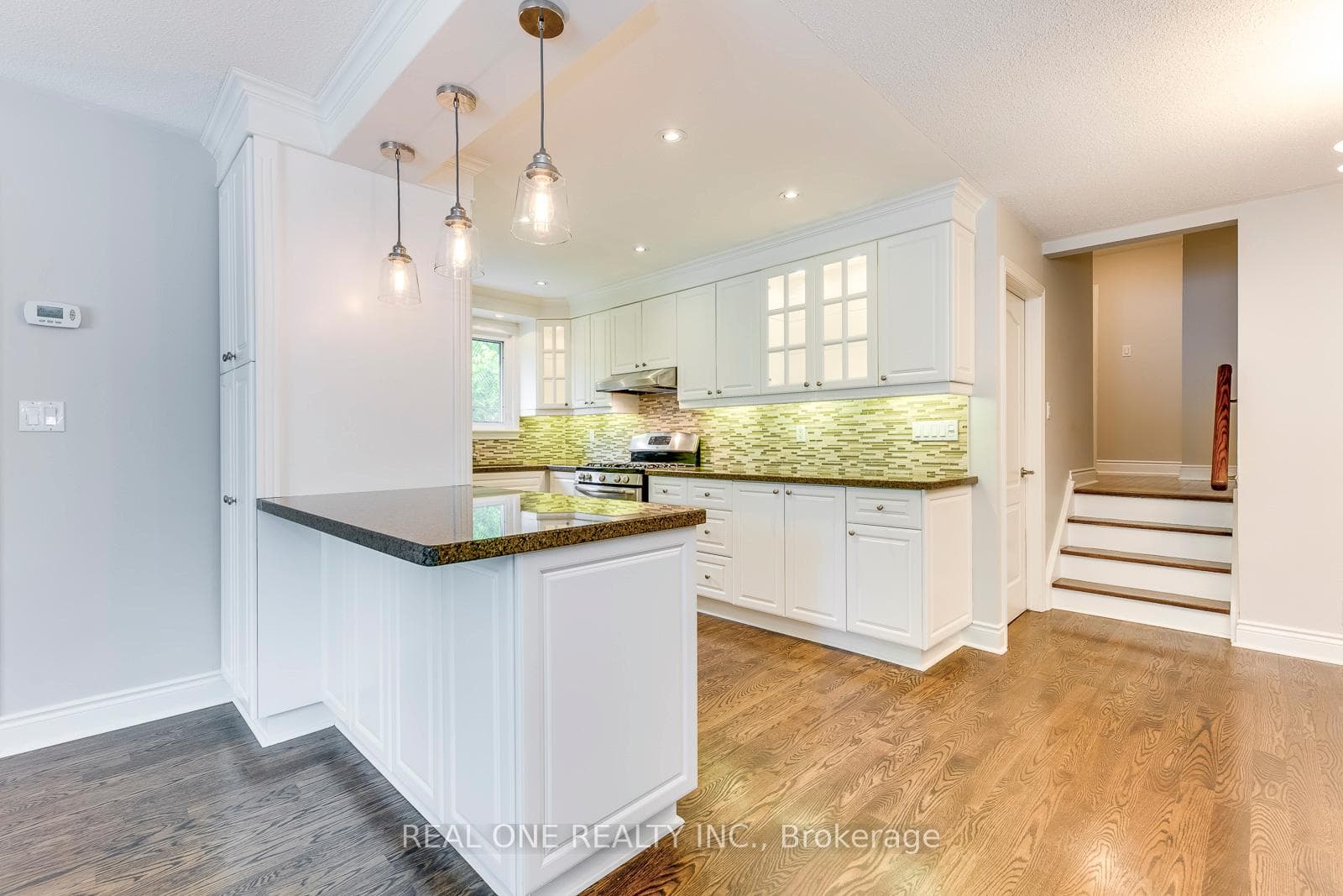 28 Osborne Crescent photo 15