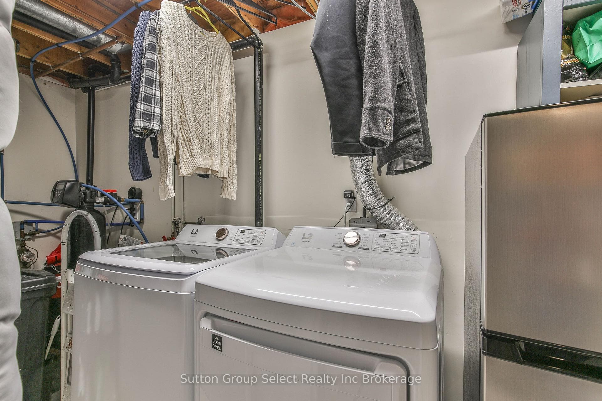 1091 Canfield Crescent photo 28
