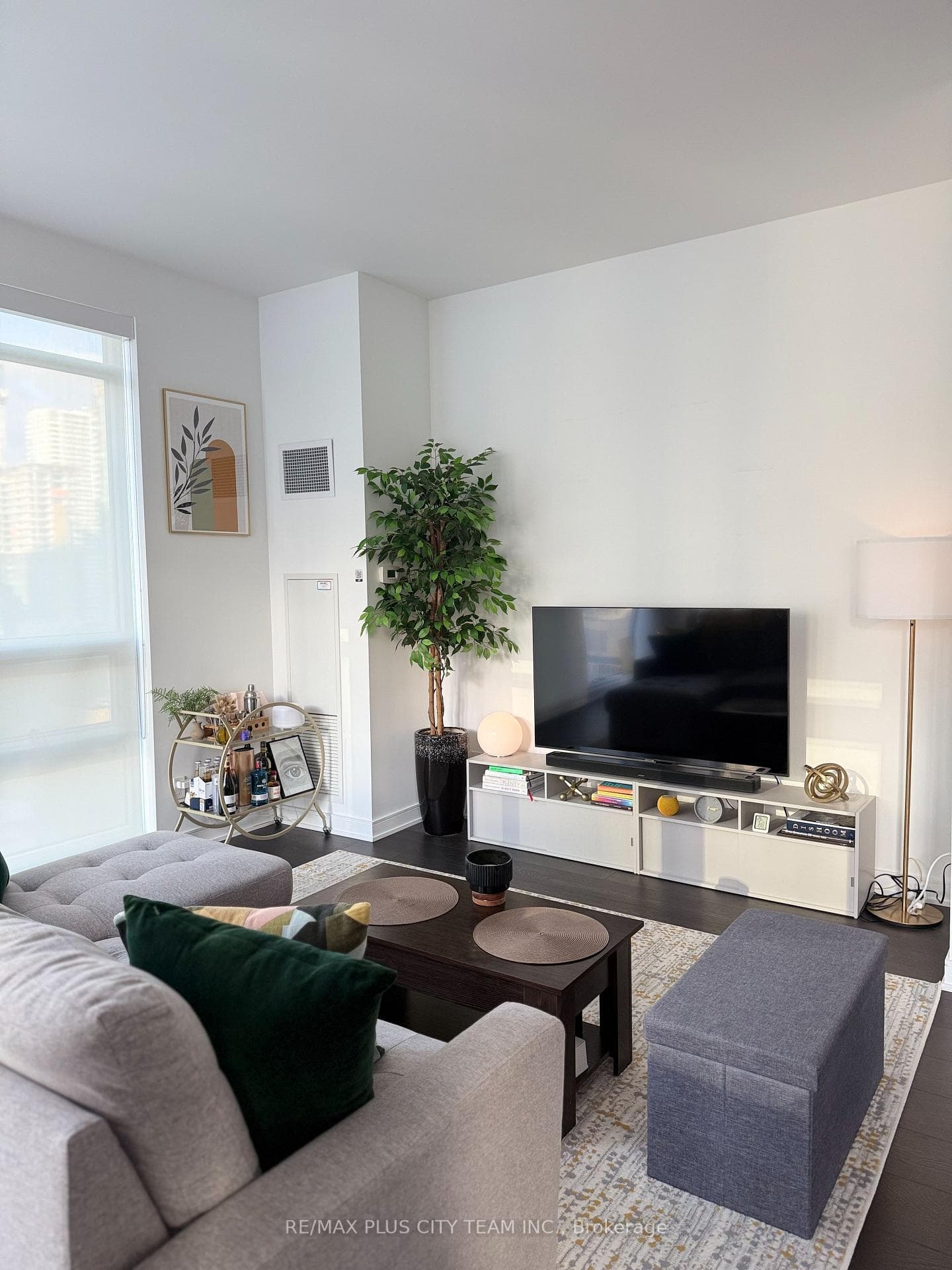 88 Scott Street Unit 2202 photo 2