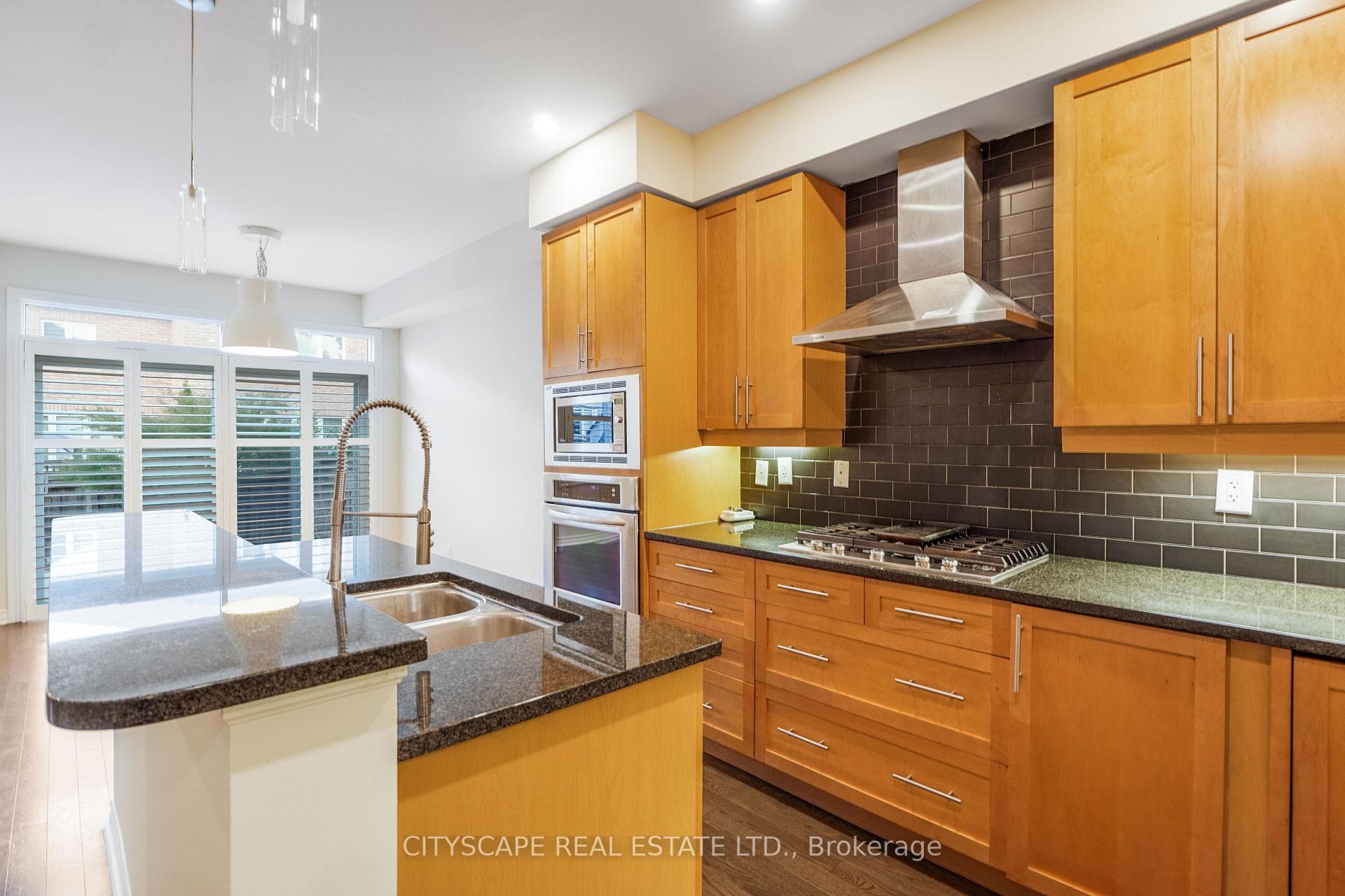 5515 Challenger Drive photo 13