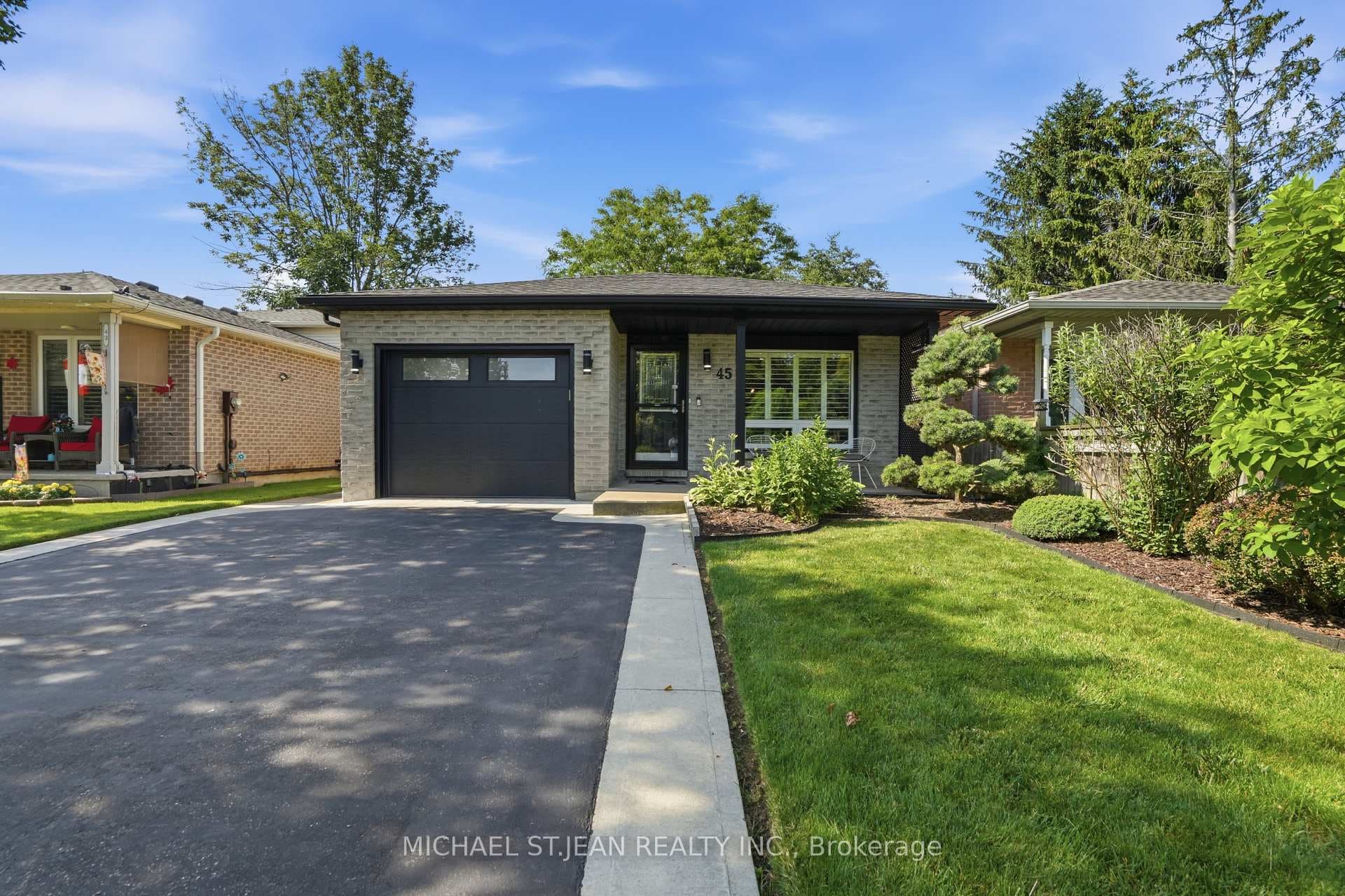 45 Sandra Crescent photo 2