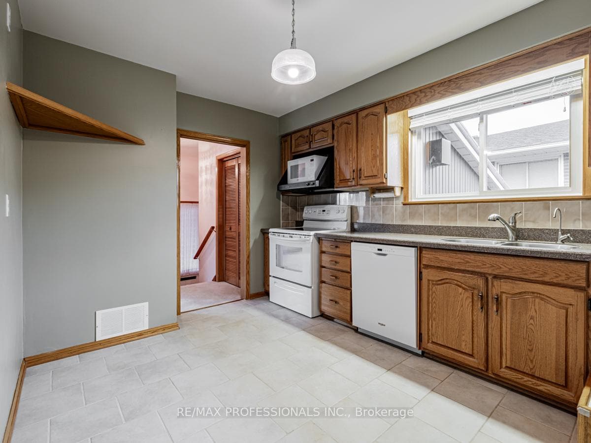 61 Marilake Drive photo 15