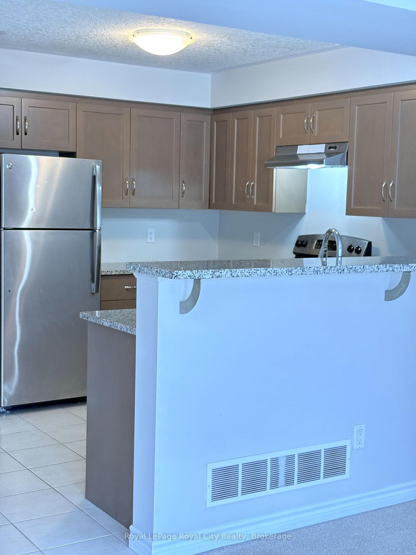 15 SUMMERFIELD Drive photo 6