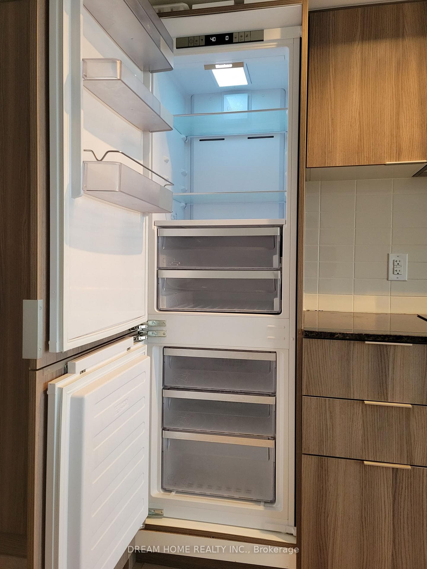 955 Bay Street Unit 2409 photo 8