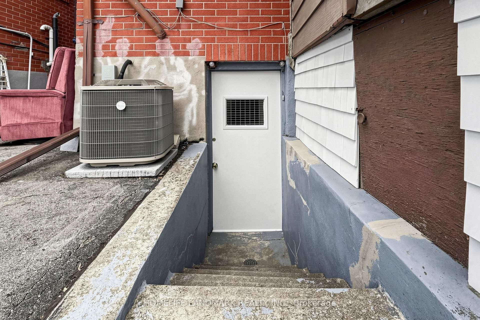484 Glenholme Avenue photo 45