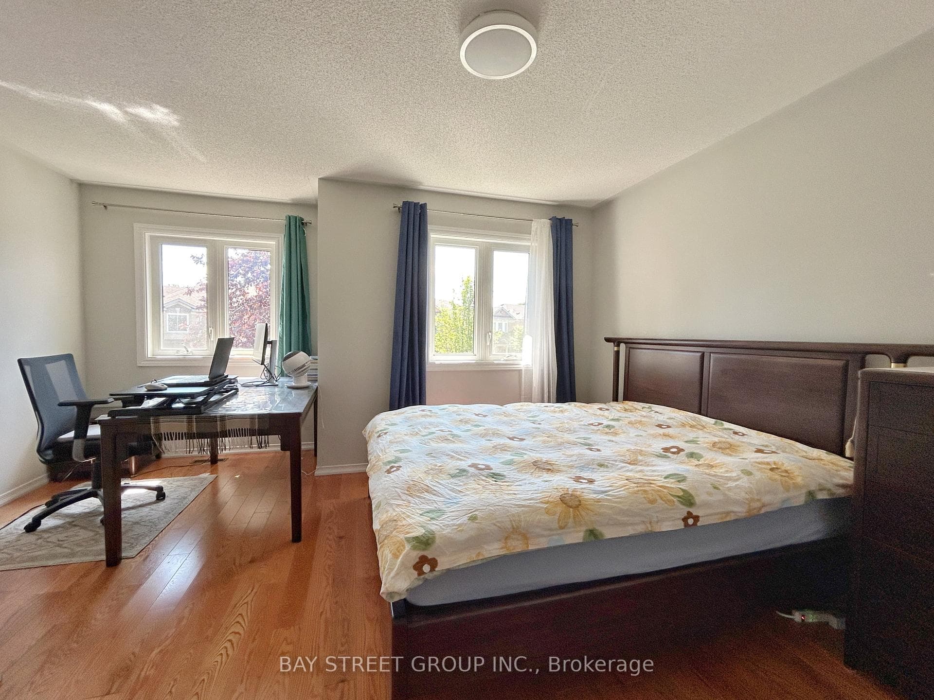 582 Lumsden Drive photo 18