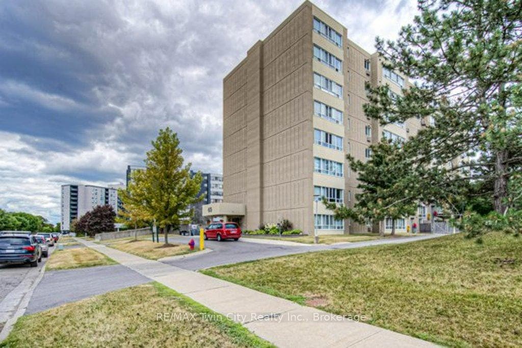 65 Highland Crescent Unit 702 photo 4