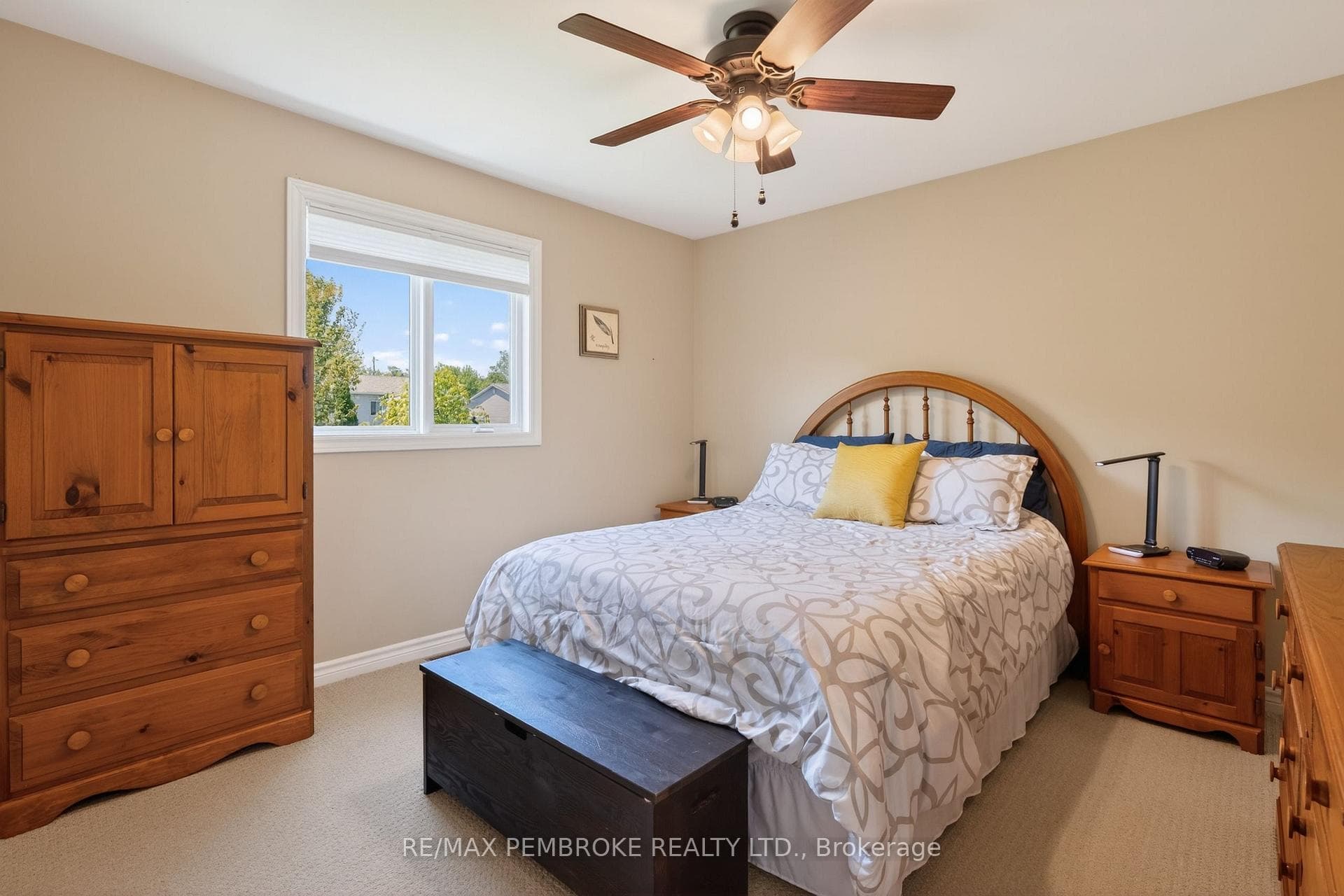 39 Oak Avenue photo 22