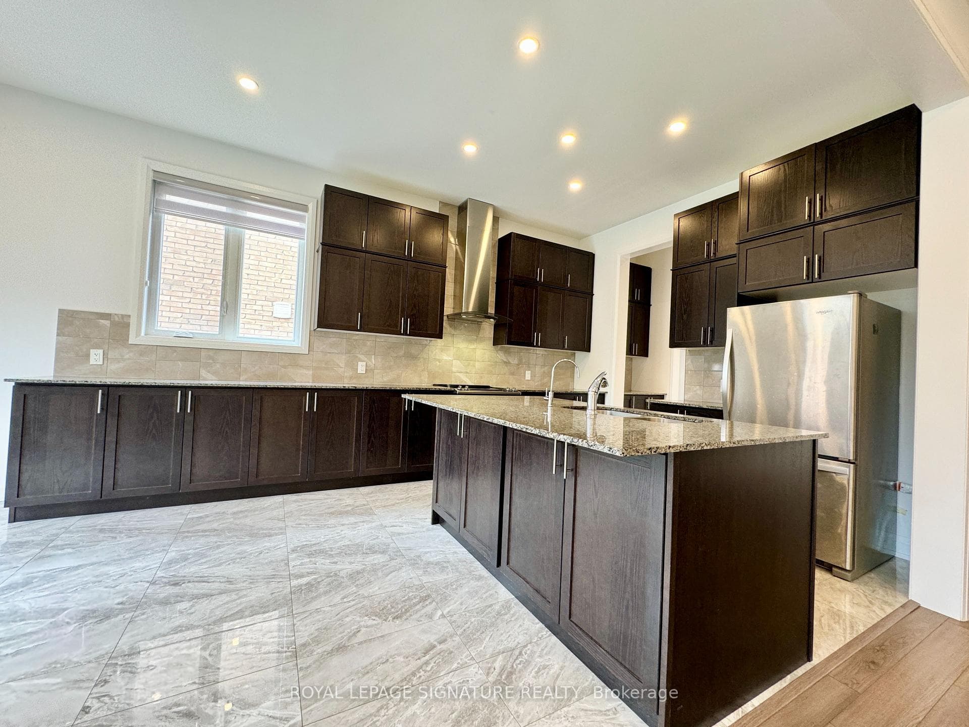 49 Spruce Avenue photo 5