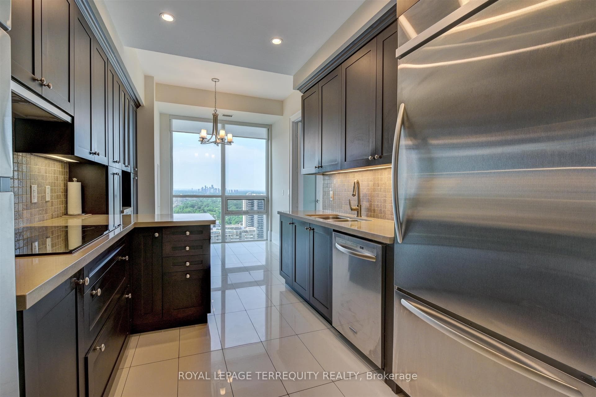 70 Roehampton Avenue Unit 2521 photo 7