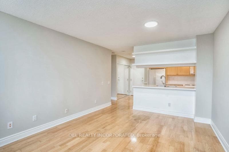 5 Northtown Way Unit 303 photo 9