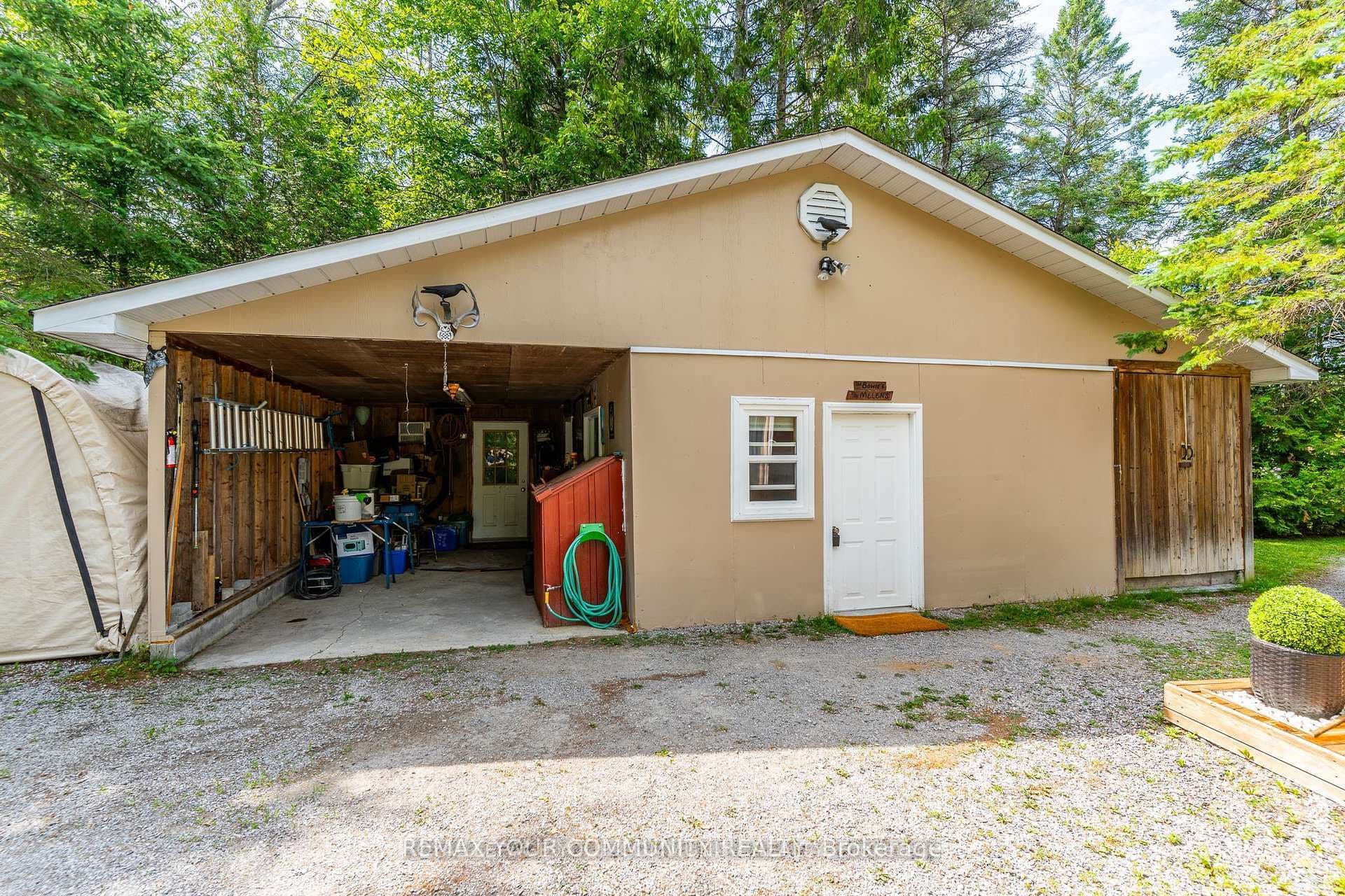 1139 Canuck Trail photo 27