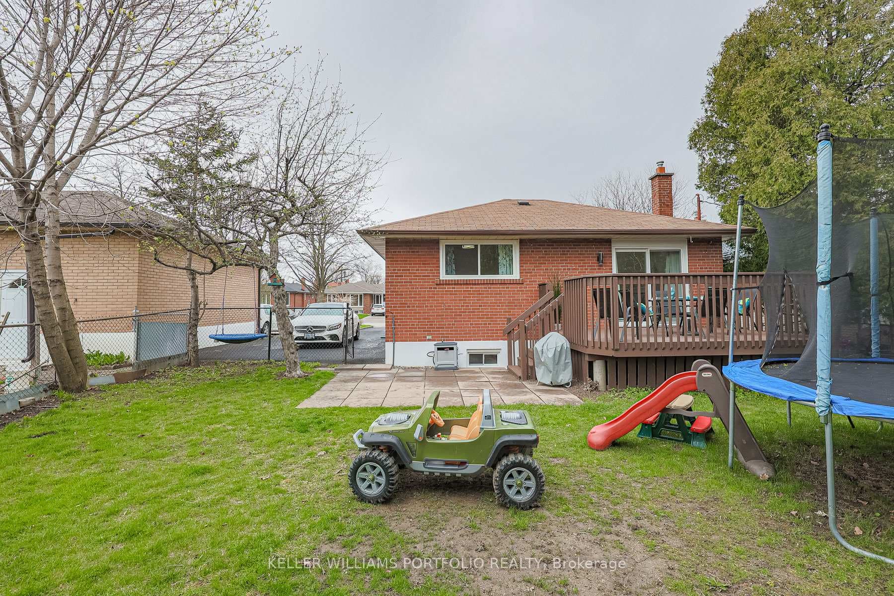 24 Jardine Place photo 40