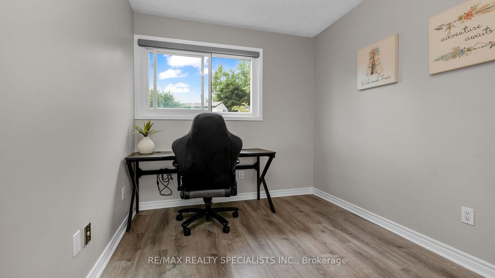 12 Huntington Court photo 21